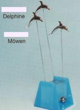 Megamag Pendulum, 3-fach Delphine, ca, 30 cm, blauer Sockel